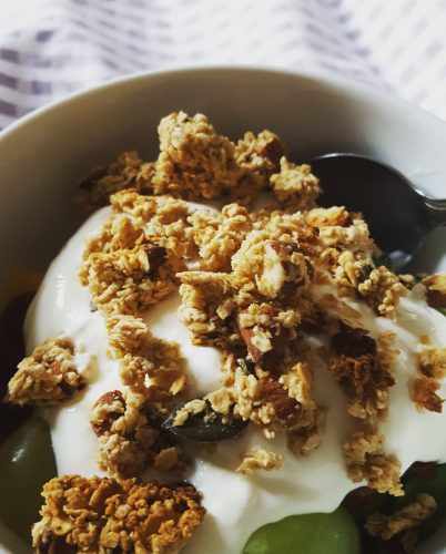 Bored with breakfast? Try this maple, almond and pumpkin seed granola!